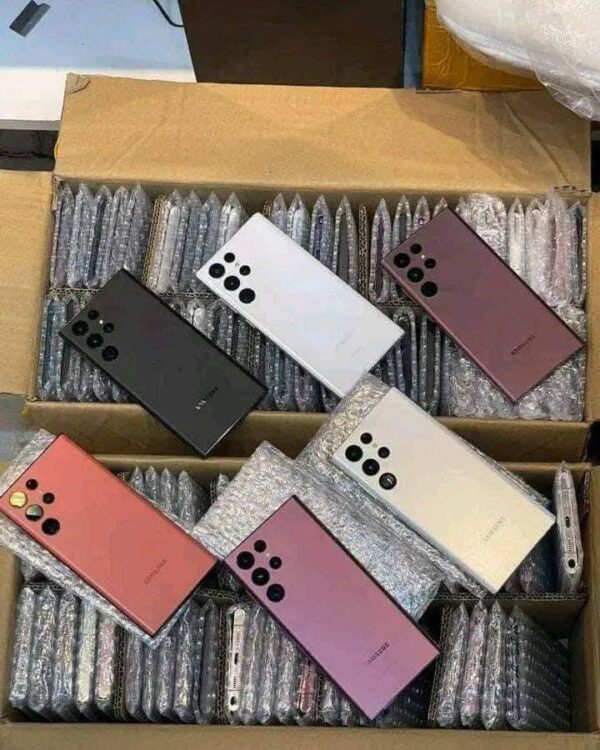 img_2453 mix Phones pallet (iPhones , Samsung, Pixel): 50 pieces per pallet